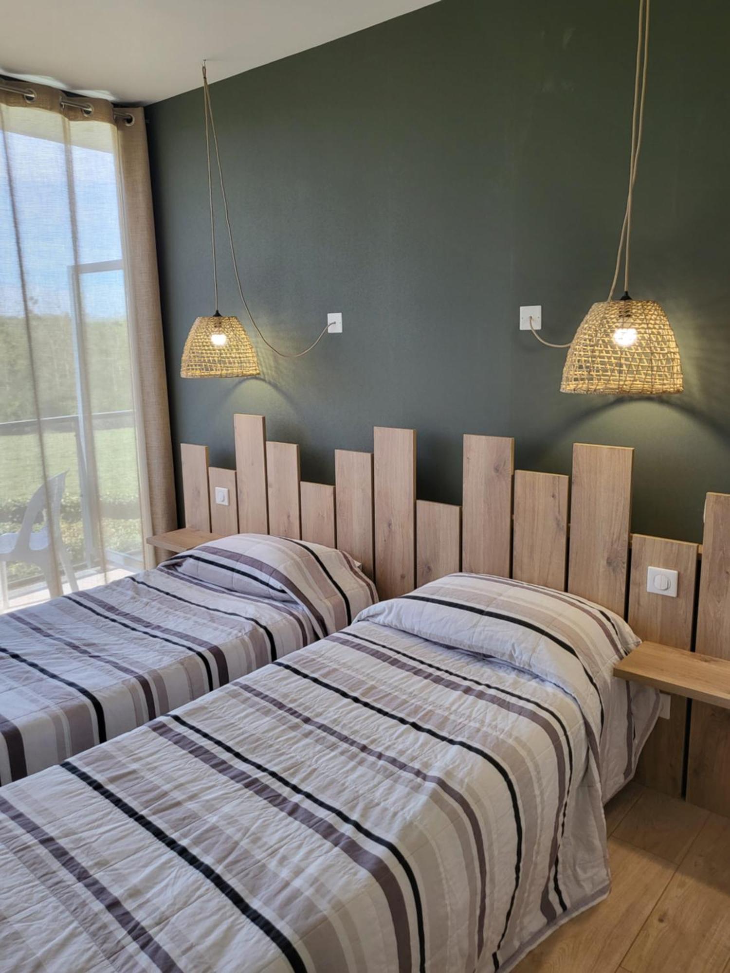 Logis Le Cadusia Hotel Chaource Ngoại thất bức ảnh