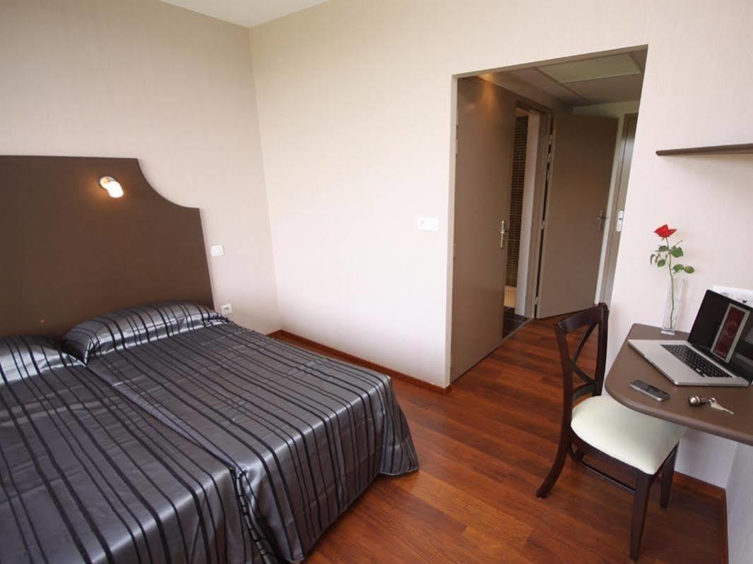 Logis Le Cadusia Hotel Chaource Ngoại thất bức ảnh